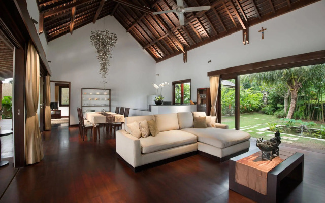 The Sanctus Villa