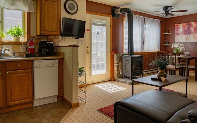 Alpenglow One Bedroom One Bath A18