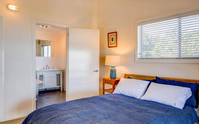 THE LOOKOUT AT GERROA Gerroa 4pm check out Sundays