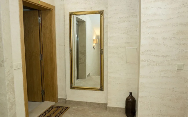 FM Luxury 2-BDR Apartment - Exclusive