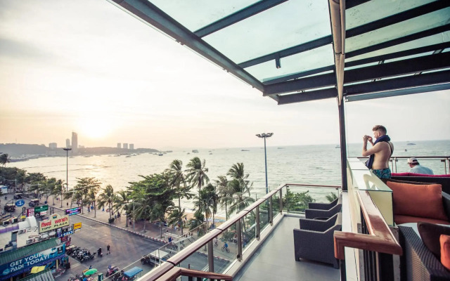 Serenotel Pattaya Beach Front