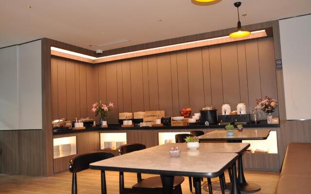 Hanting Hotel Shanghai Chongming Wanda Plaza