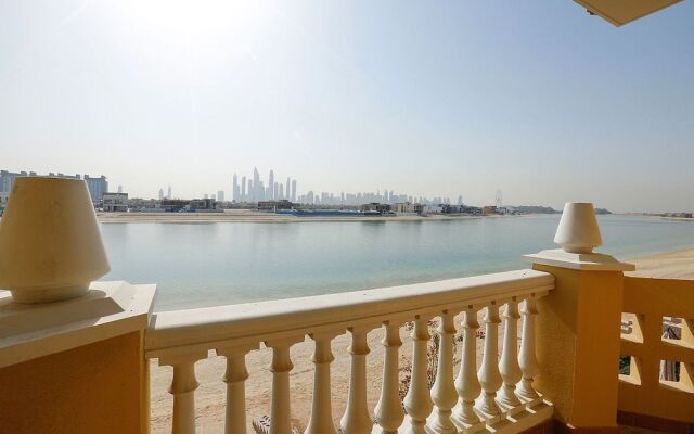 Kennedy Towers - Frond M Villa