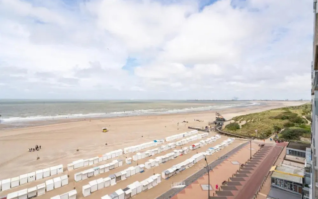 Flat in Knokke With Pier and Sea Views