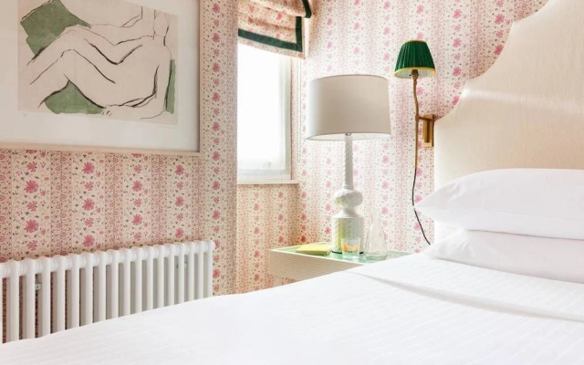 Porchester Square VI by Onefinestay