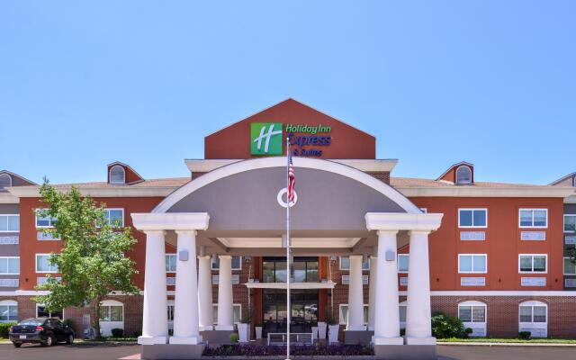 Holiday Inn Express Hotel & Suites Elgin, an IHG Hotel