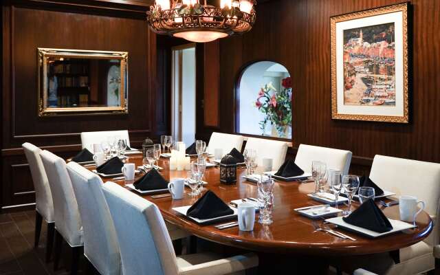 Hilton Palm Beach PBI