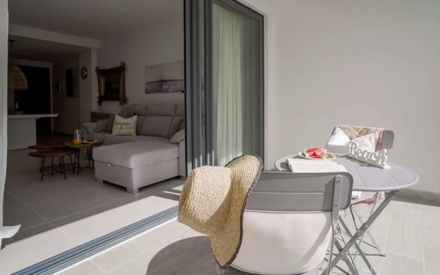 Cozy and beautiful apartment at the beach