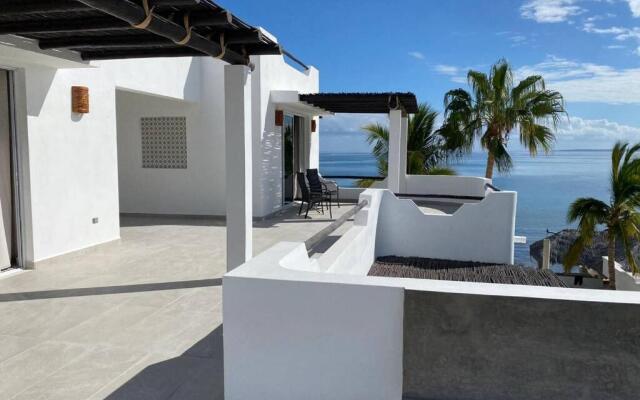 Casa Mañana Amazing Villa with Beachfront & Pool 4BR 4BA