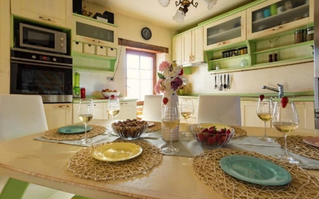 Barbara - Perfect Holiday - H