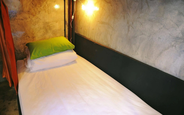 Manon Hostel