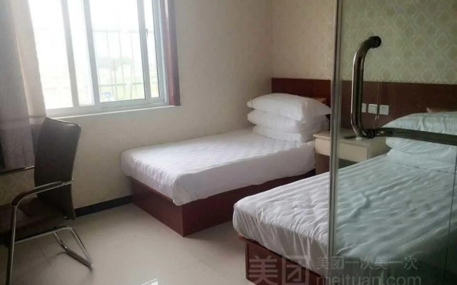 Xinglong Jiahong Inn