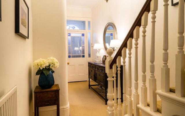 25 Avenue Terrace