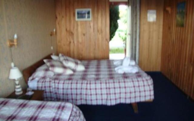 Hostal y Cabañas Lagune Club