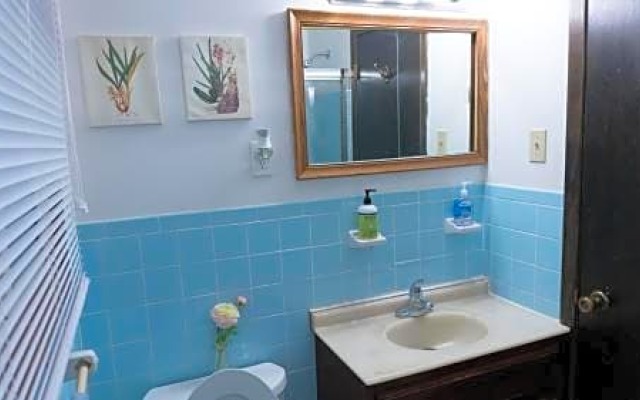 Bedroom near Fanshawe and Western, Downtown London