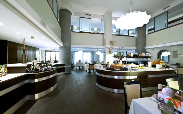Holiday Inn Naples by IHG