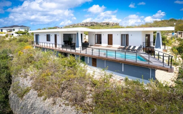 La Perla Chic Panoramic Designer Villa