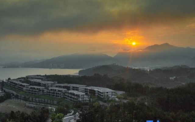Zaishui Yifang Holiday Hotel