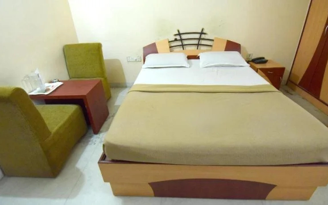 Hotel Shastri Paradise