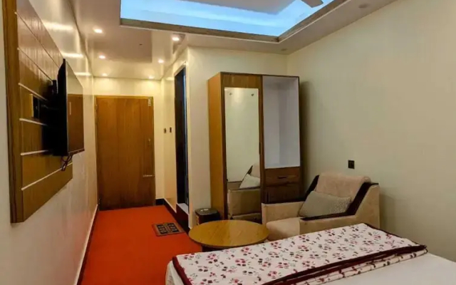 Star Plus Hotel