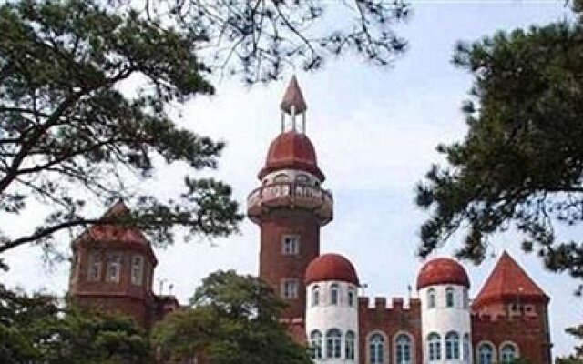 Beidaihe Strange Tower Hotel