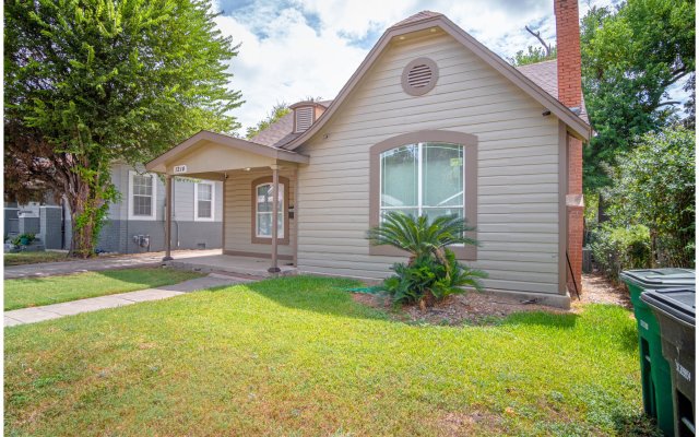 Large 3br/2ba Family Home W/patio Near Downtown!