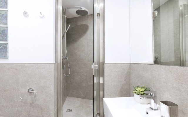 Luxury 3BDR Le Marais II by Livinparis