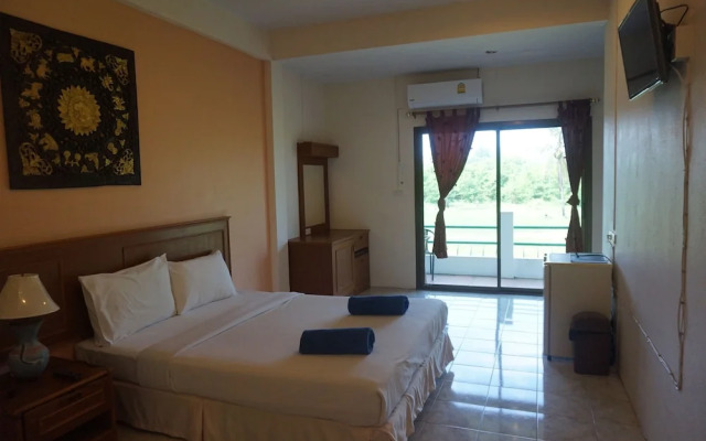 SS Emerald Suite