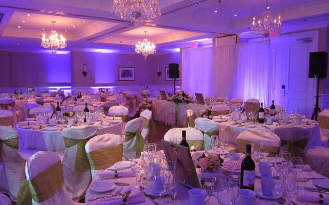 Le St-Martin Hotel & Suites Laval