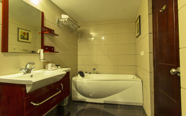 Hotel Gateway Grandeur