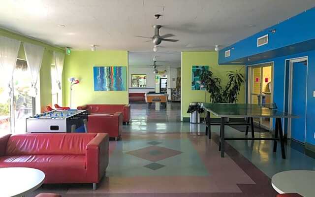 Banana Bungalow West Hollywood Hotel & Hostel