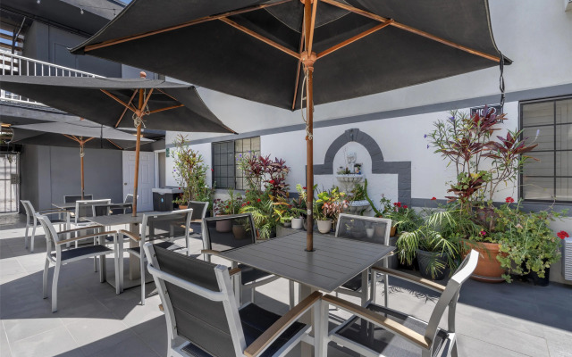 SureStay Hotel by Best Western Beverly Hills West LA