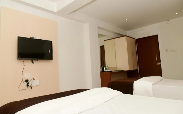 Hotel Monarch Center Point near Dahanu Beach, Bordi