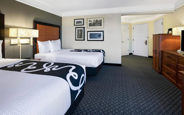 La Quinta Inn & Suites by Wyndham Dallas Arlington South