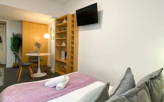 Modern studios Close to Hyde Park