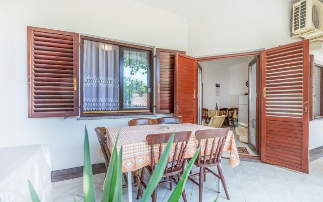 Amazing Apartment in Vinkuran With Wifi and 1 Bedrooms