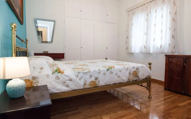 Beautiful Retro Apt in Koukaki