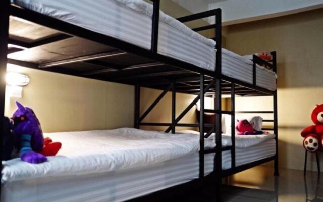 Charoenpong Apartment