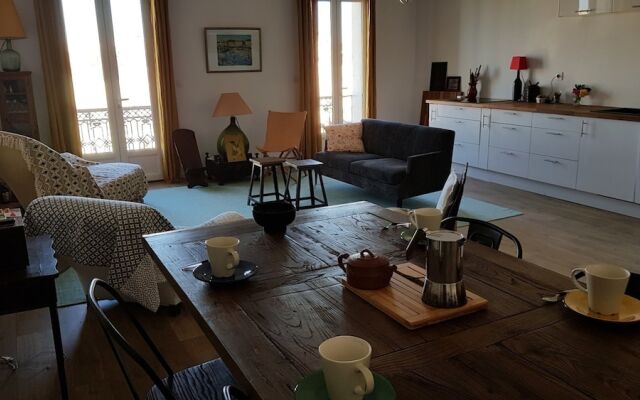 Sete Vue Canal Duplex Pour 7 Personnes