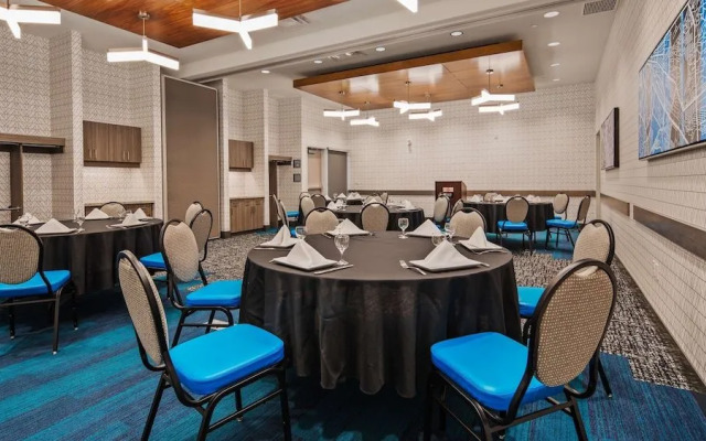 Best Western Premier Winnipeg East Inn & Suites