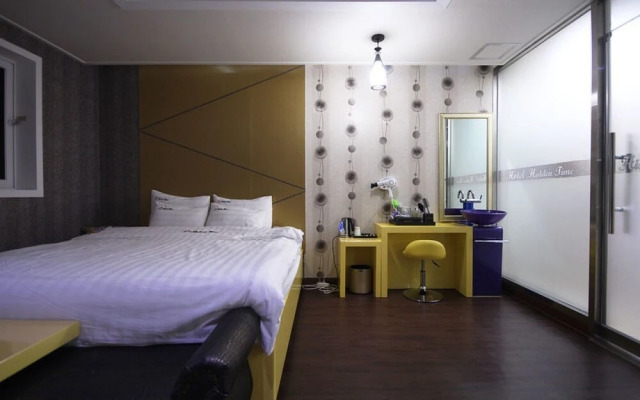 Jeonju Deokjin-dong Hotel Hidden