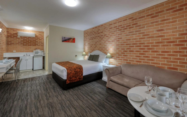 Country Gardens Motor Inn — 4-star hotel in Cowra