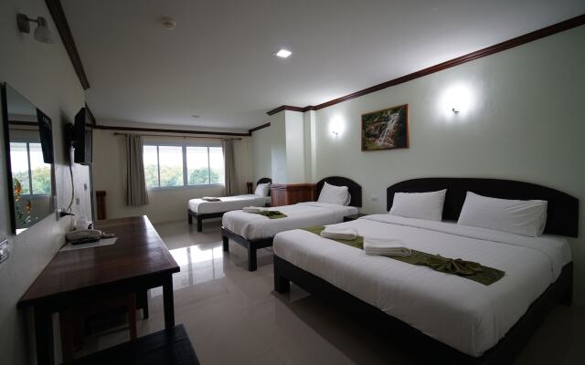 Sea Mountain Khanom Hotel