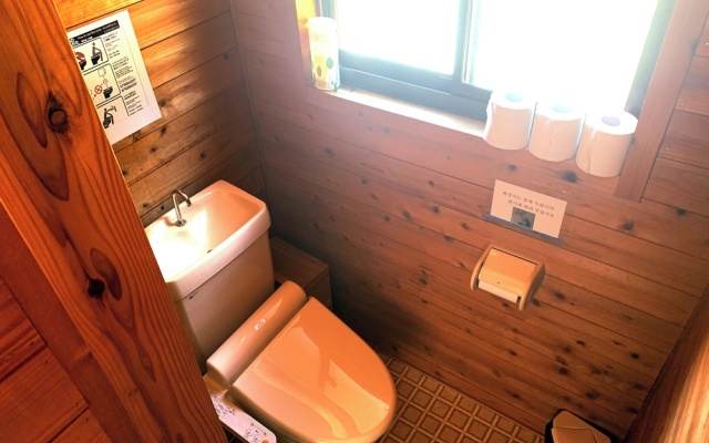 Otonashi no Sato Wataze Onsen & Cottage – Bathroom – Tanabe