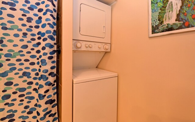 Pohailani 131 by RedAwning