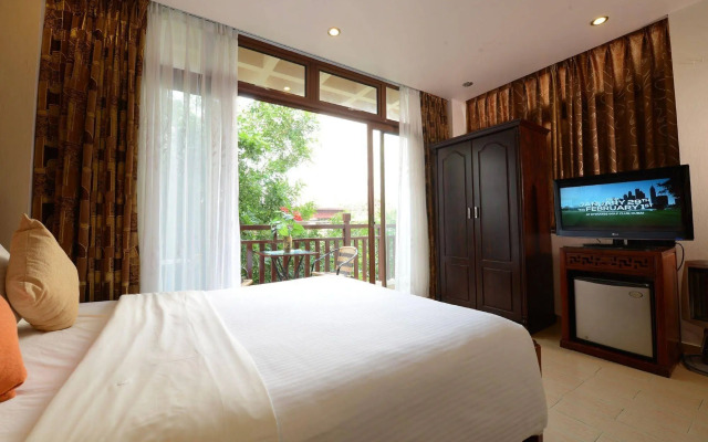 Artisan Lakeview Hotel