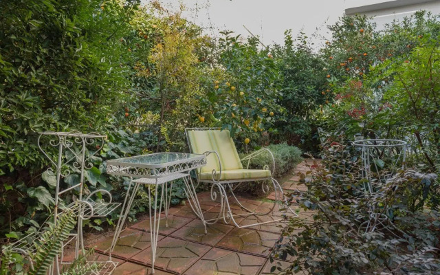 Vintage-style Garden Apartment