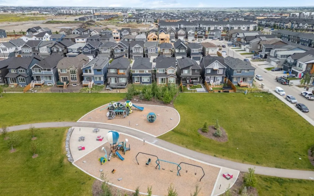 The Belmont Luxury NEW Home Free Indoorparking