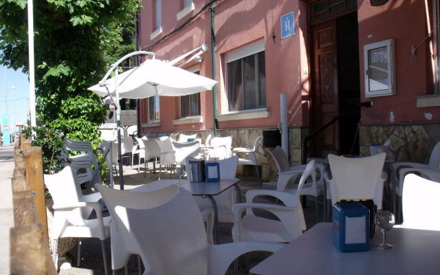 Hostal Salones Victoria