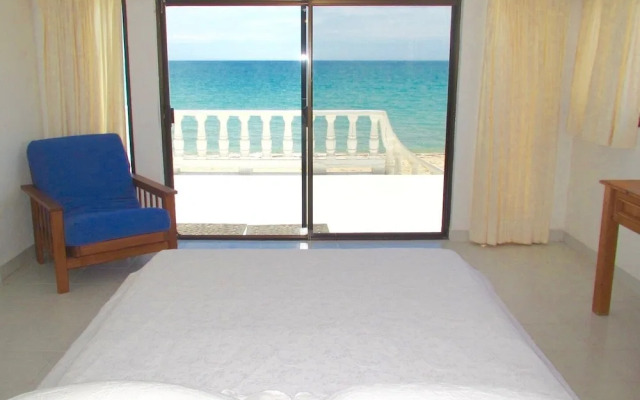 Playa Encanto Scenic Gem Ocean Front Home